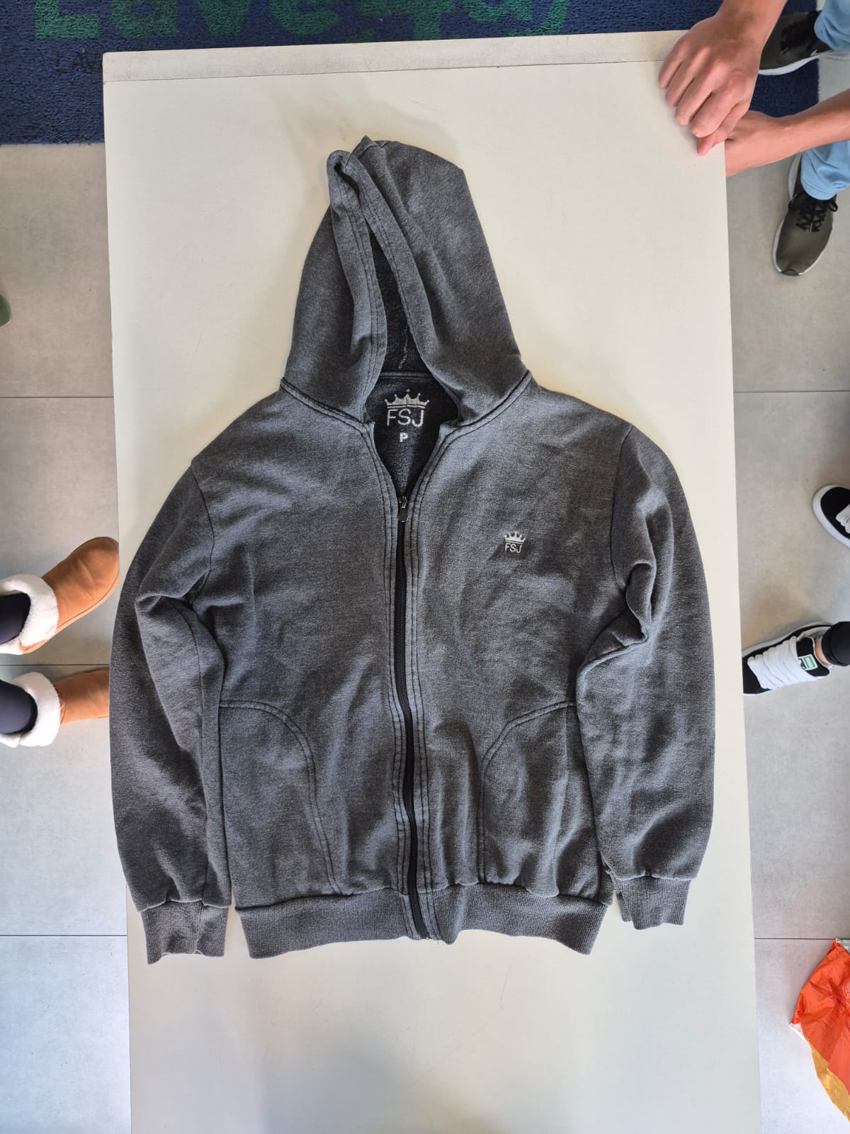 Moletom Cinza Com Zíper